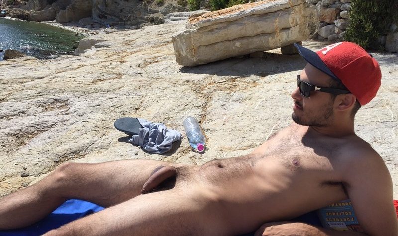 Uncut Cock At The Beach - Male nudists and public nudity guys - Gay Porn Wire