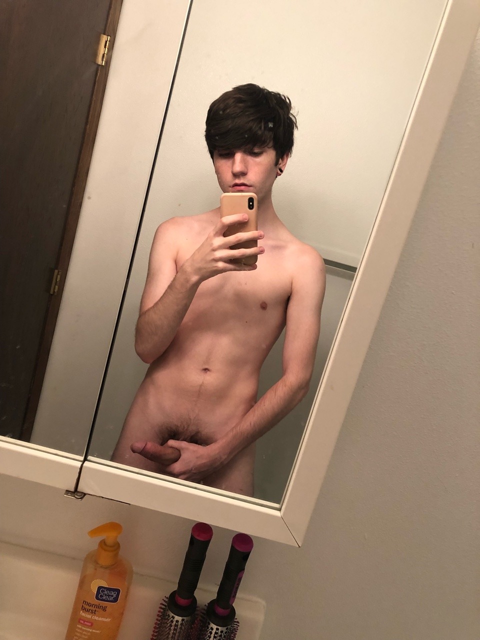 960px x 1280px - Dick pictures and nude selfies - Gay Porn Wire