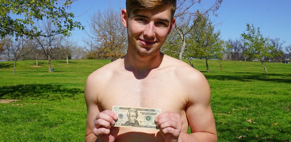970px x 475px - Cute guy going gay for pay - Gay Porn Wire