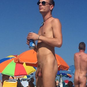 Men Beach Porn - Nudist guys at beaches and in public - Gay Porn Wire