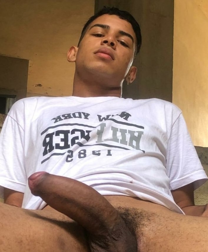 Latin Cock Selfie - Latino selfies and dick pictures - Gay Porn Wire