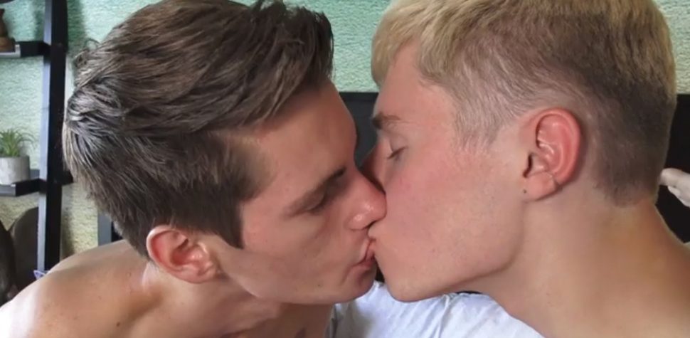 Love Gay Boy Porn - Cute threesome gay boys video - Gay Porn Wire